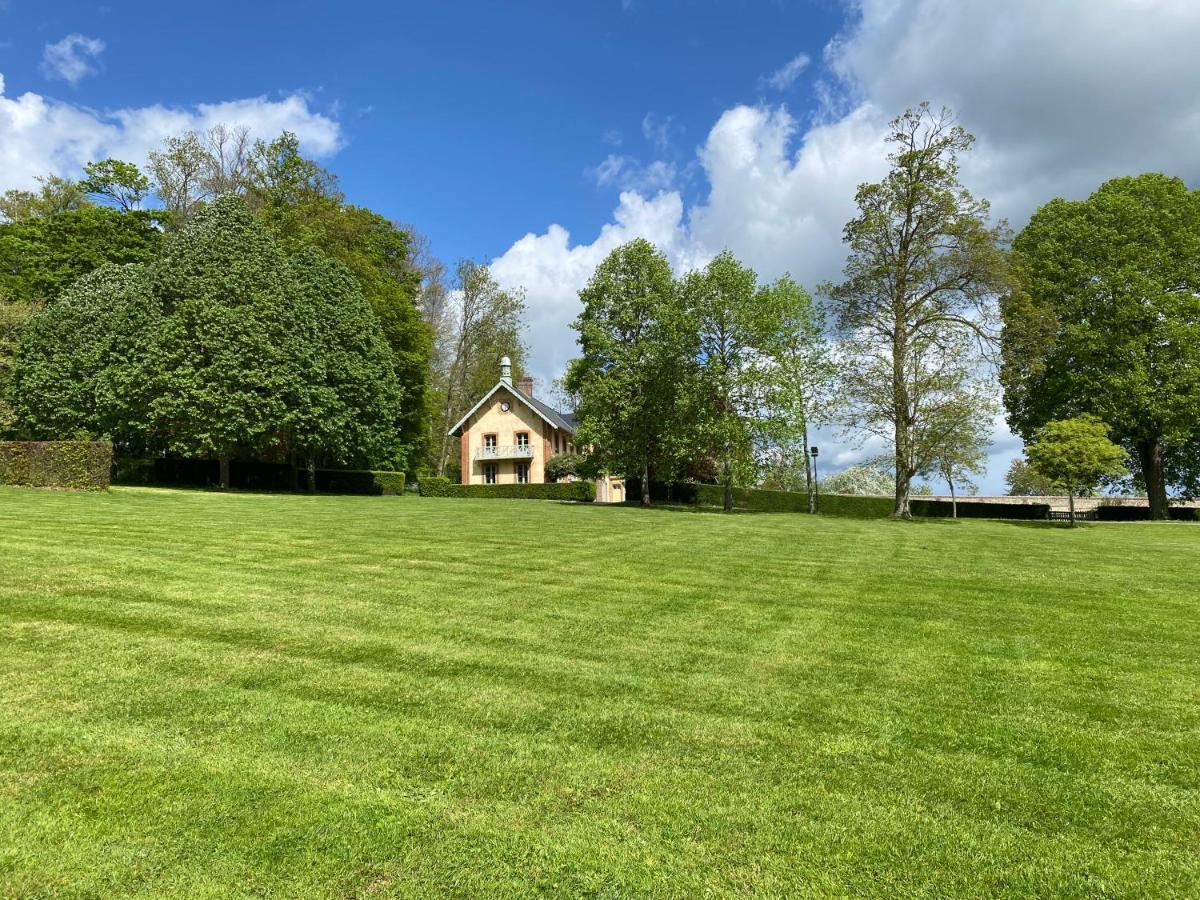 La Maison Du Cavalier, Chateau De Lavenue Pierrefitte-en-Auge Esterno foto