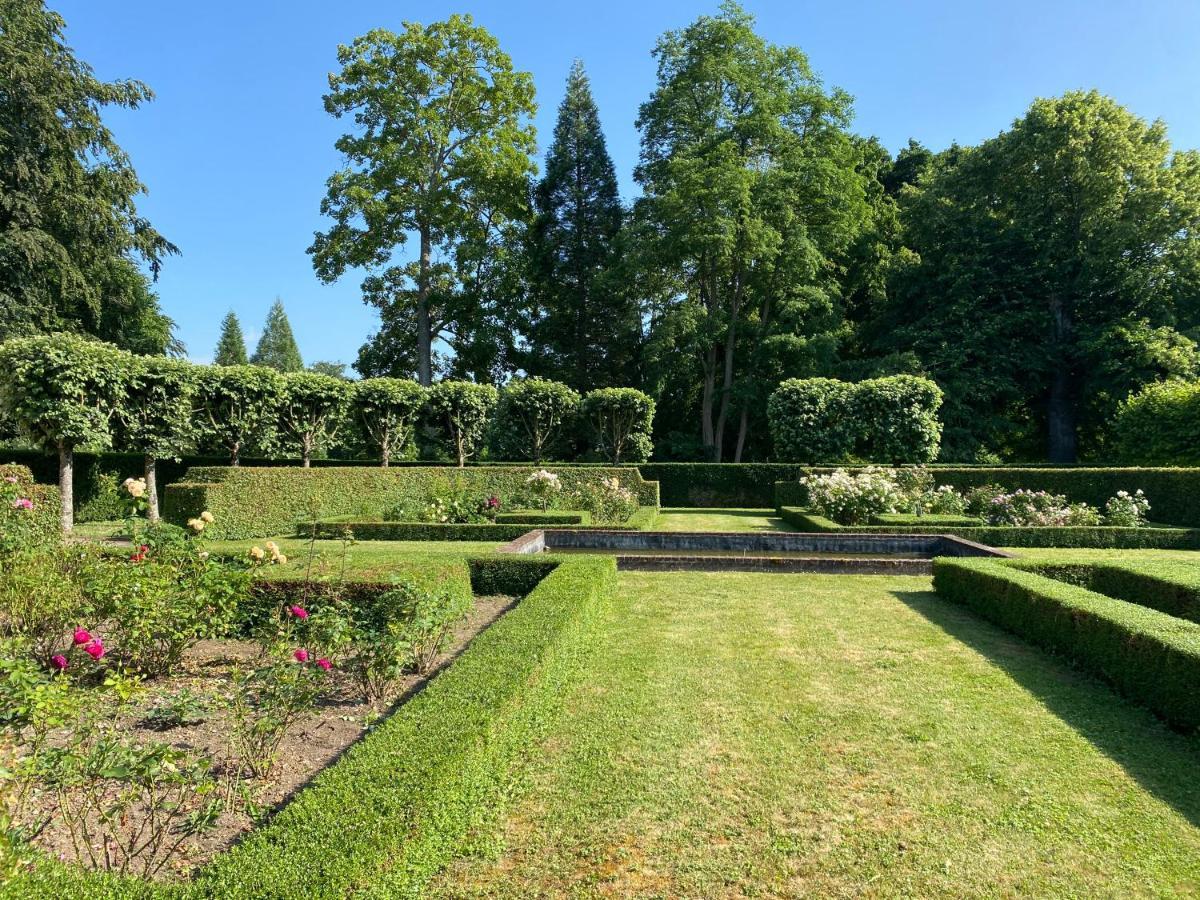La Maison Du Cavalier, Chateau De Lavenue Pierrefitte-en-Auge Esterno foto