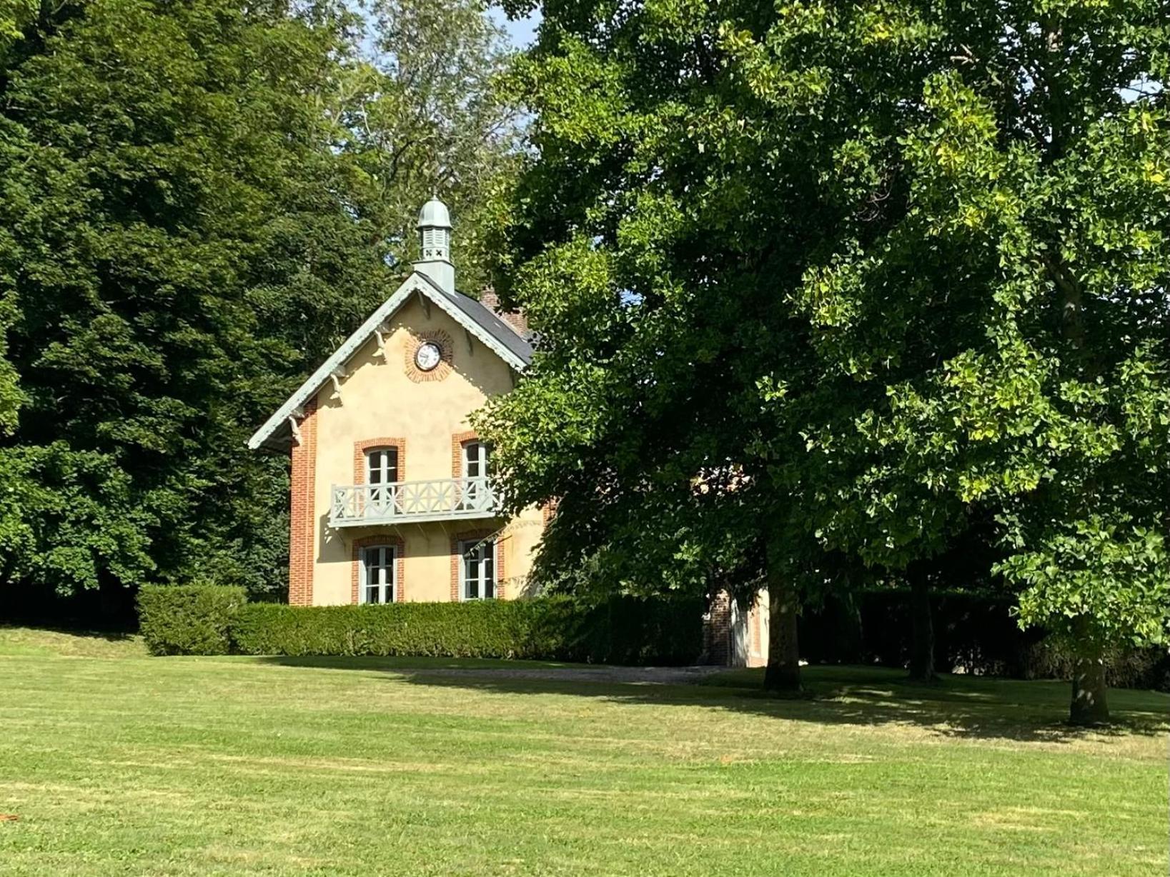 La Maison Du Cavalier, Chateau De Lavenue Pierrefitte-en-Auge Esterno foto