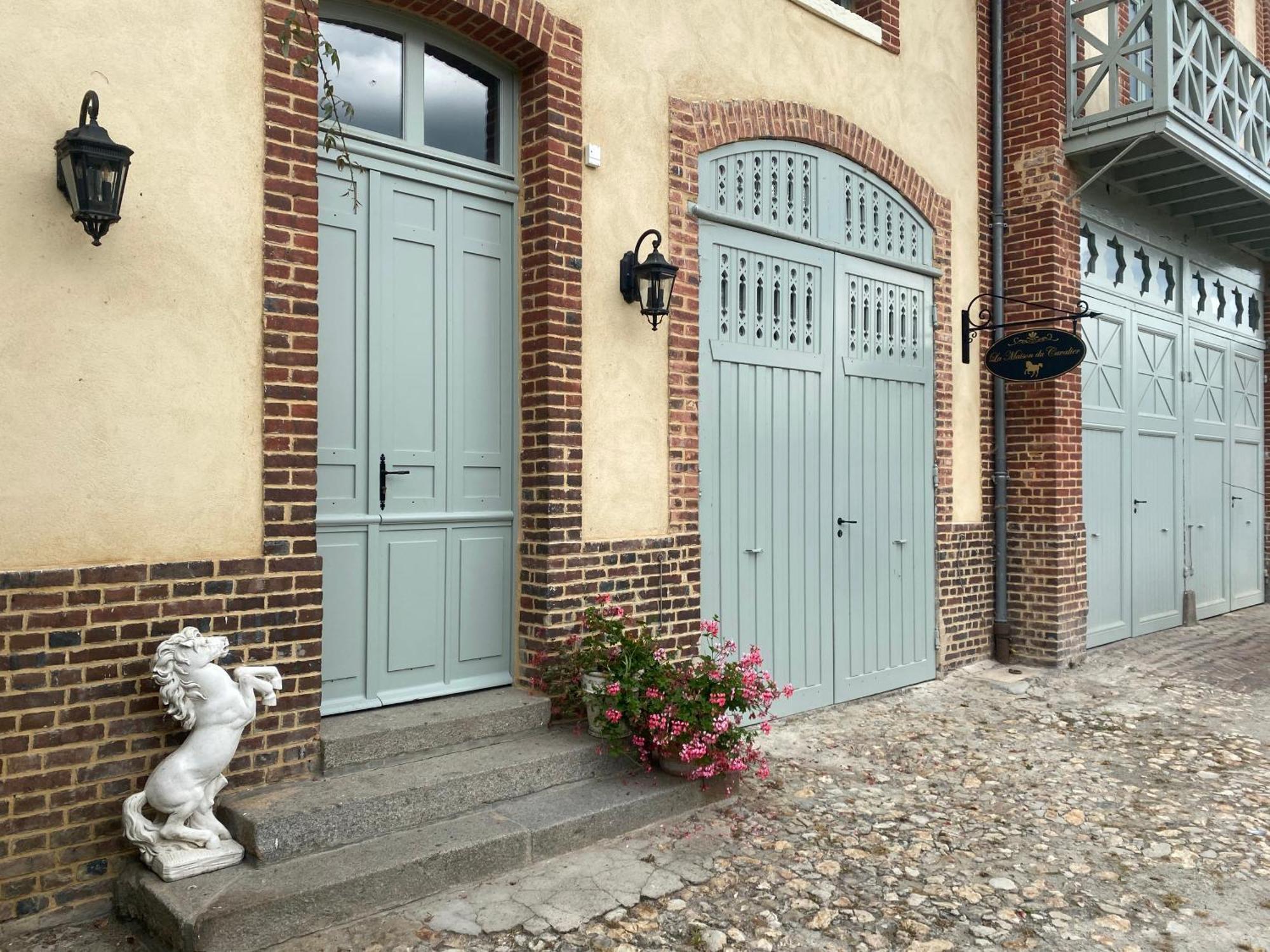 La Maison Du Cavalier, Chateau De Lavenue Pierrefitte-en-Auge Esterno foto
